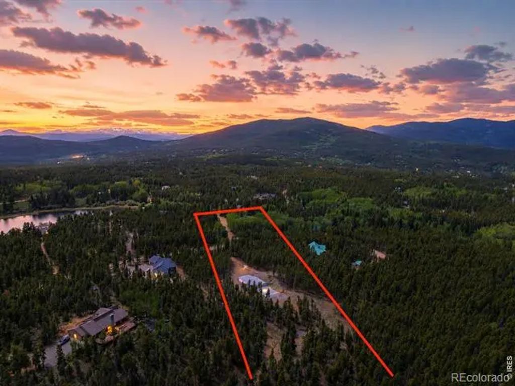 52 Meadowlake Drive, Black Hawk