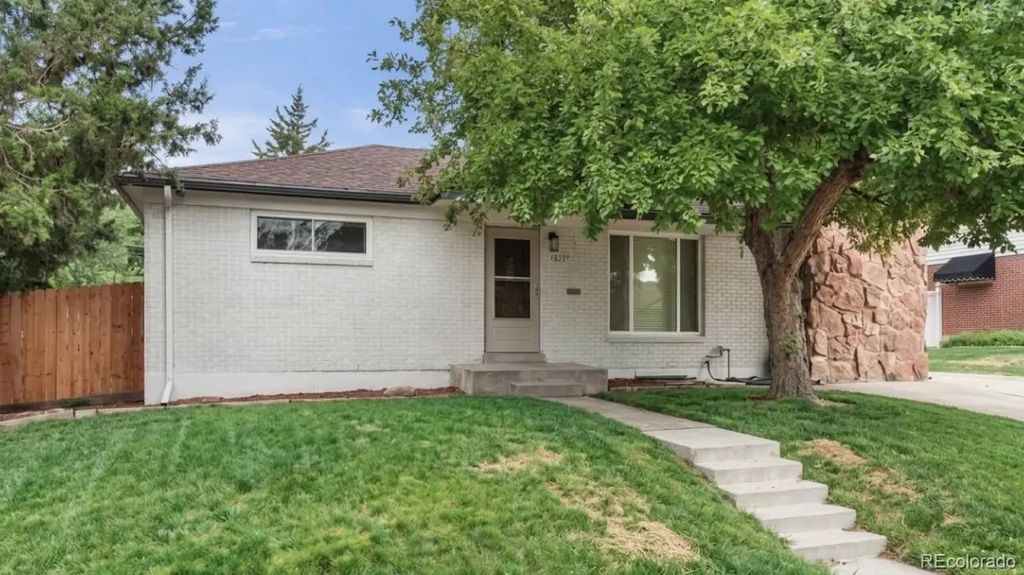 10645 Downing Street, Northglenn