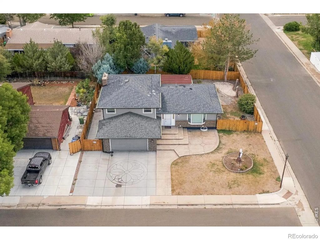 2502 Courtney Drive, Loveland