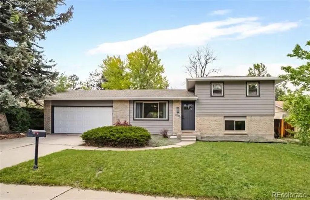 6595 S Cherry Way, Centennial