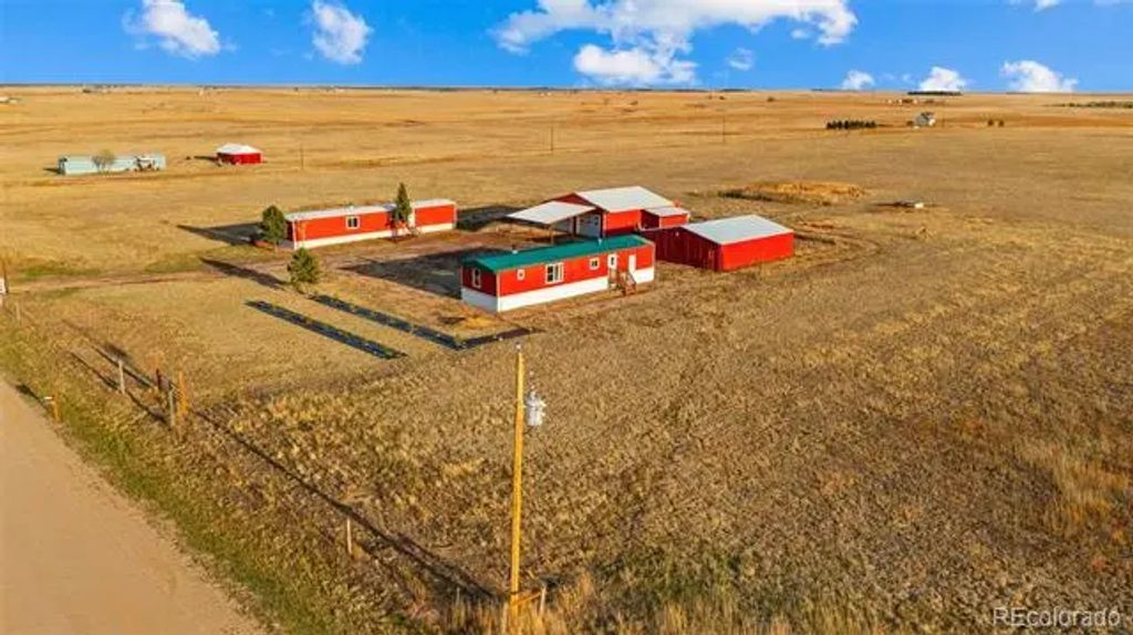 37155 E Jones Road, Yoder