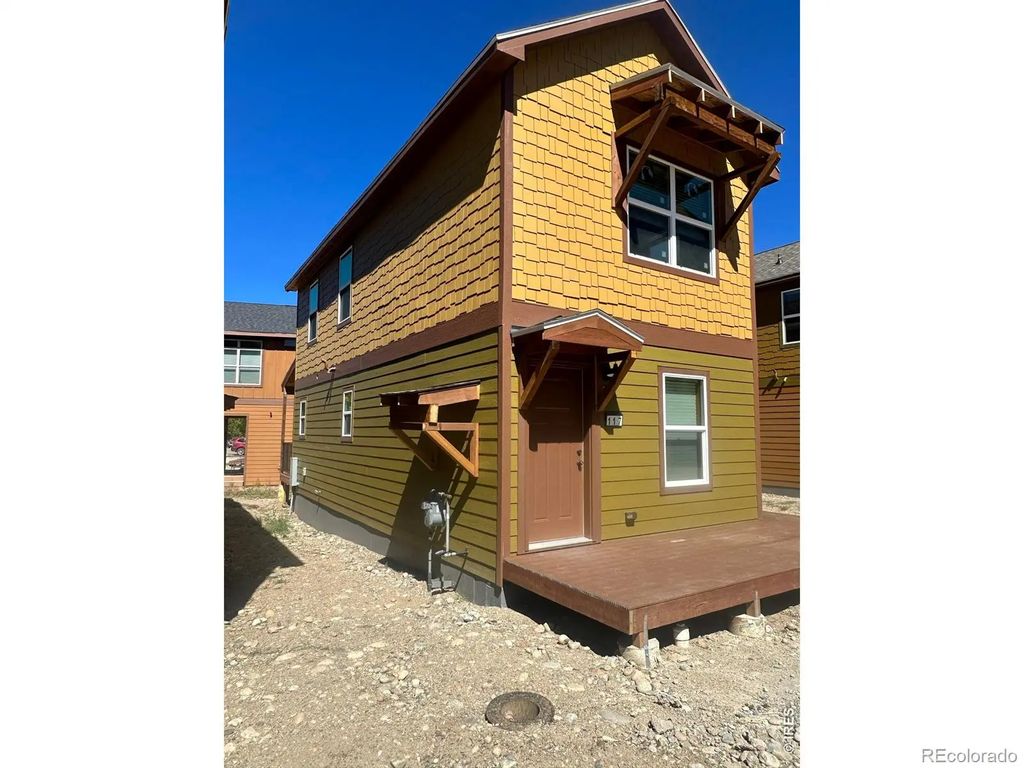 117 Edgewater Circle, Granby