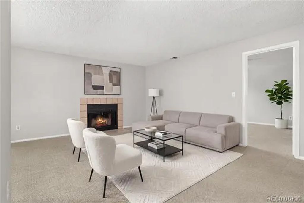 3083 S Ursula Circle 201, Aurora