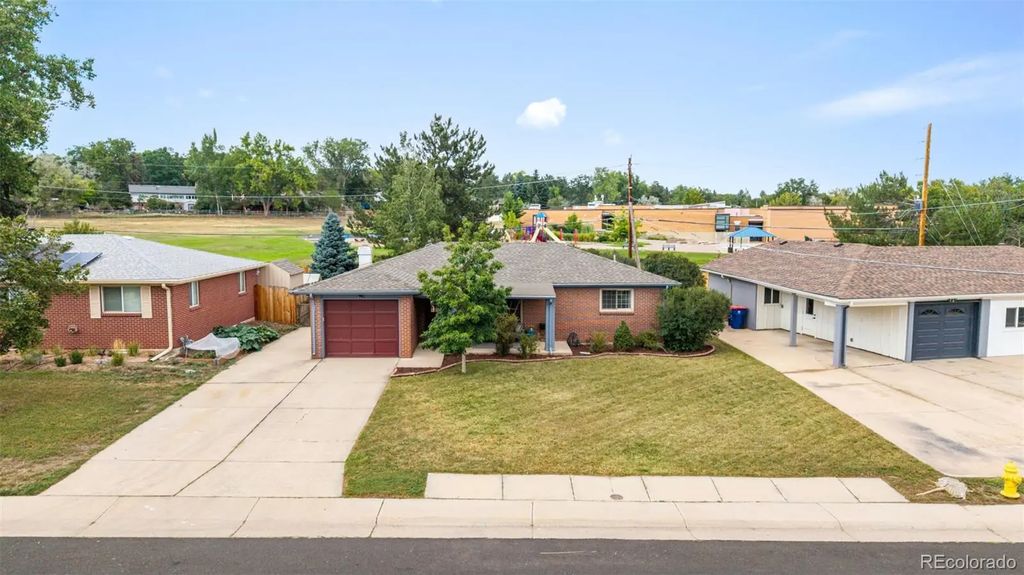 945 E 10th Avenue, Broomfield