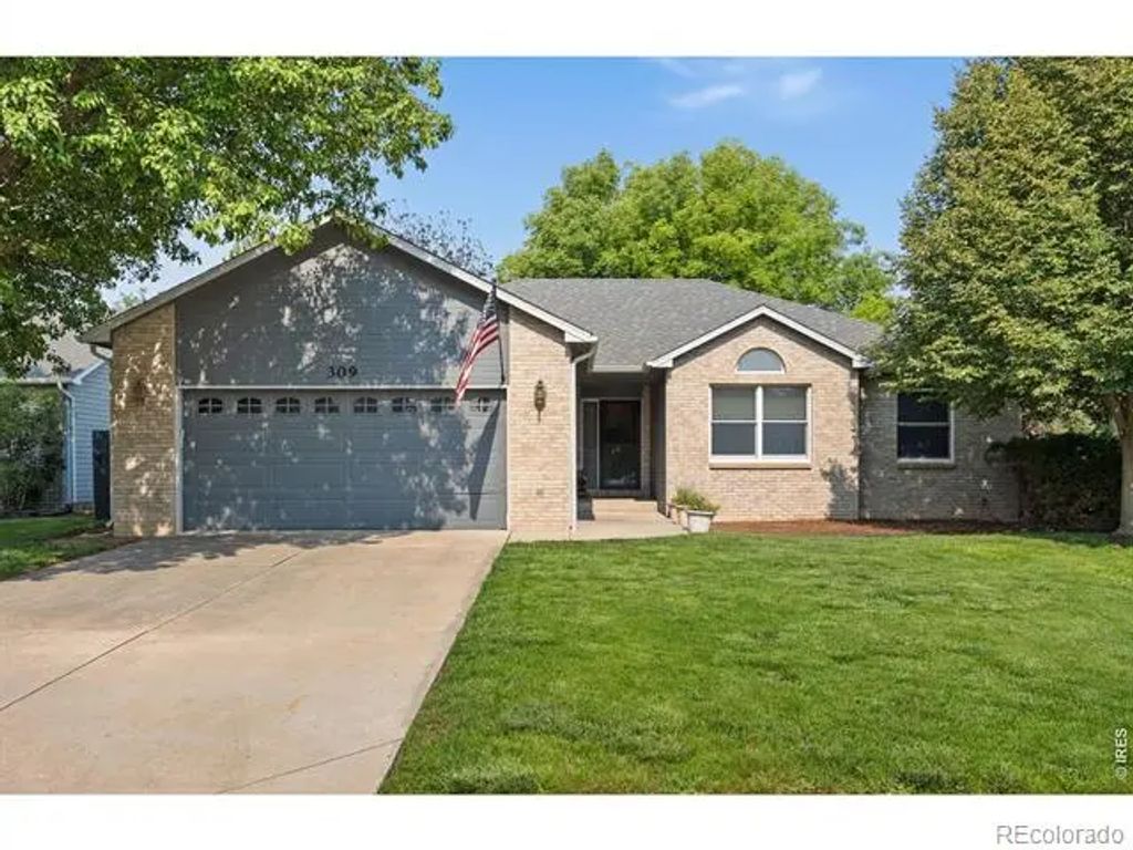 309 N 49th Ave Pl, Greeley