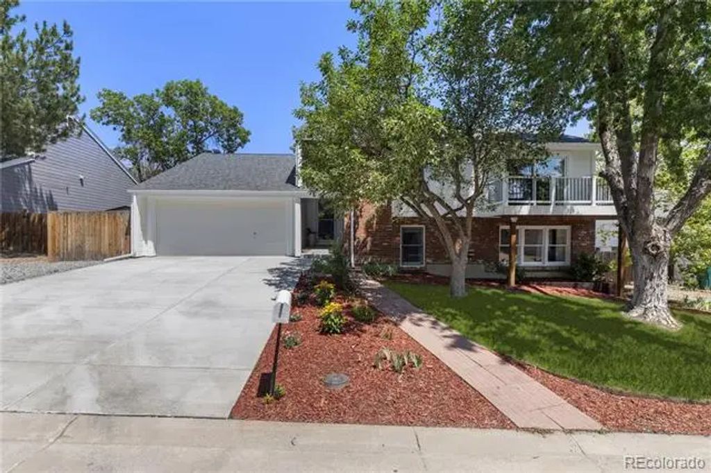 19355 E Greenwood Place, Aurora