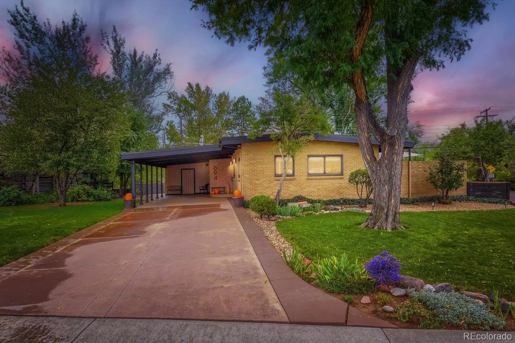 694 W Shepperd Avenue, Littleton