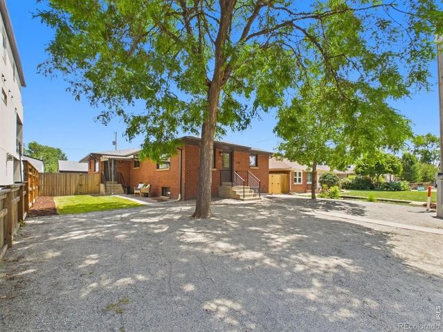 1370-1372 Zenobia Street, Denver
