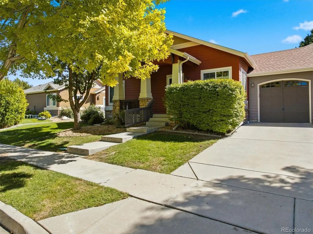 1021 Village Circle, Erie
