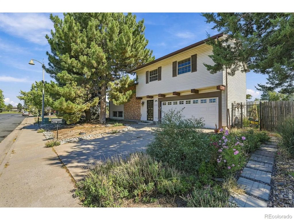 15303 E Nassau Drive, Aurora