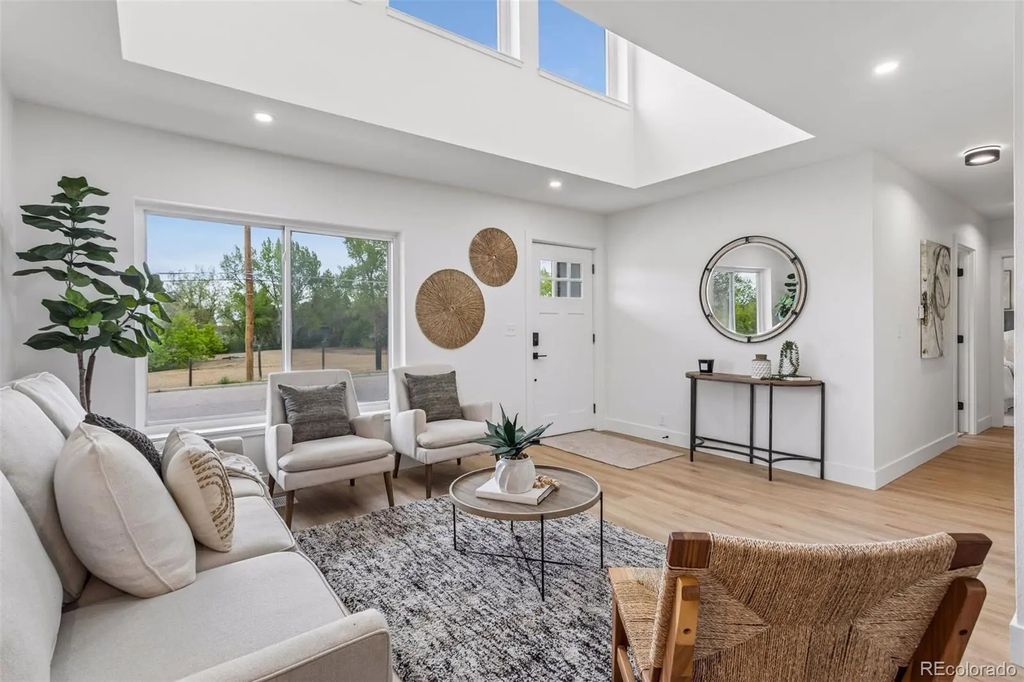 1474 W Lake Avenue, Littleton