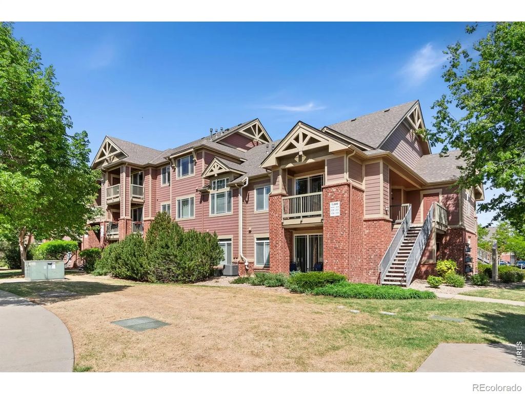 804 Summer Hawk Drive 1304, Longmont