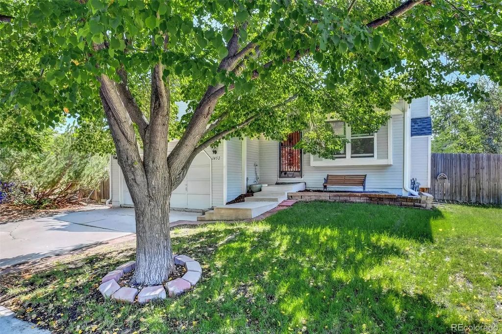 1452 S Biscay Way, Aurora