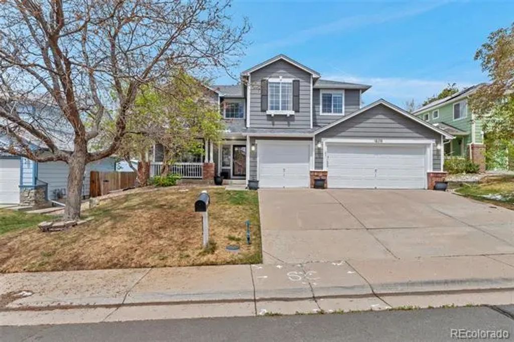 18215 E Warren Avenue, Aurora
