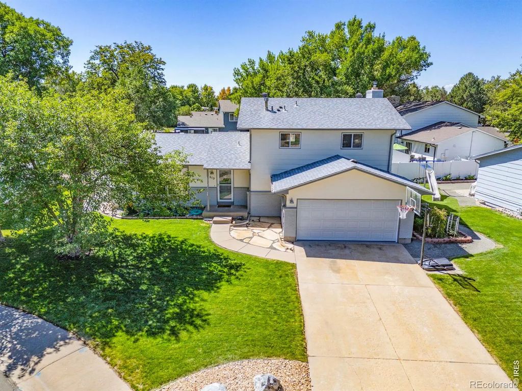 619 Blue Mountain Court, Windsor