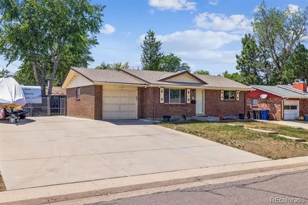 1611 S Carr Street, Lakewood