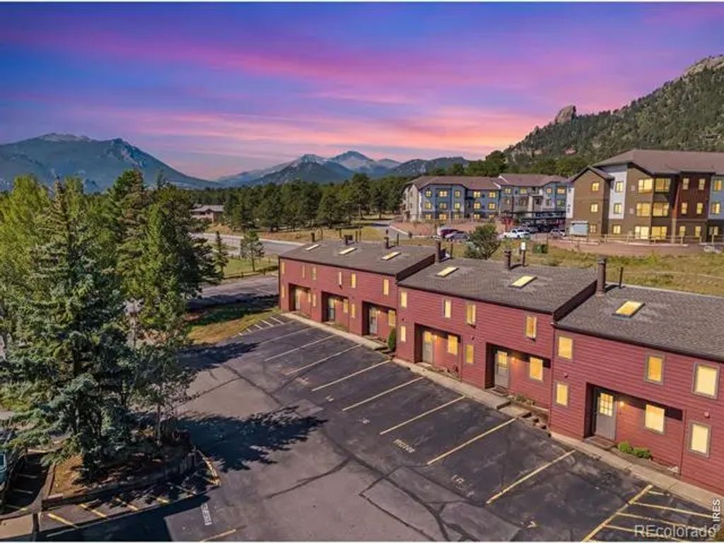 1050 S Saint Vrain Avenue 4, Estes Park