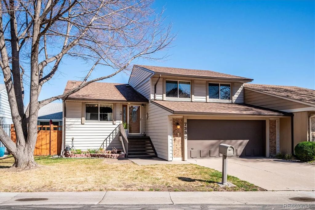 7335 W Maple Drive, Lakewood