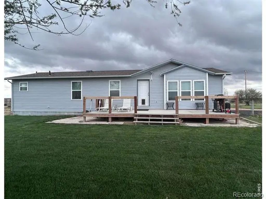 8969 Highway 52, Wiggins
