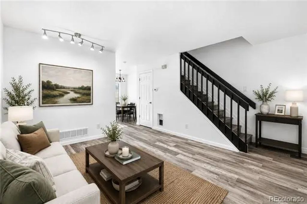 805 Summer Drive, Highlands Ranch