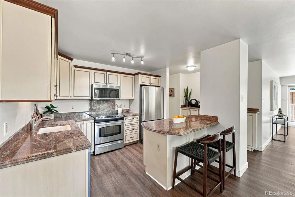 1223 Race Street 302, Denver