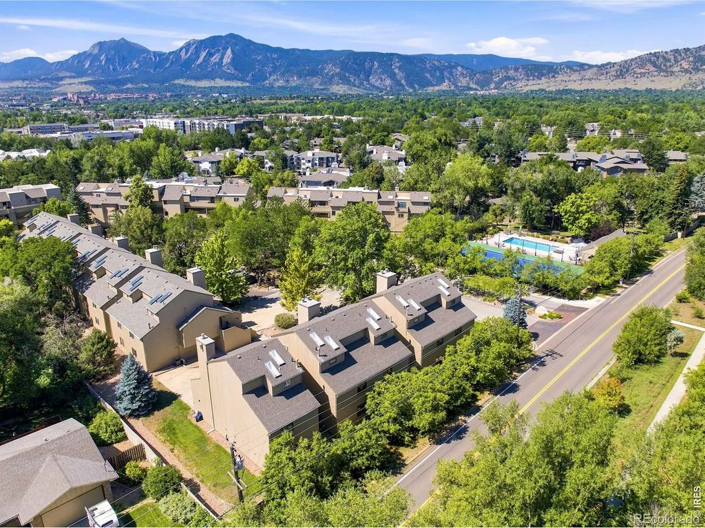 2962 Kalmia Avenue, Boulder
