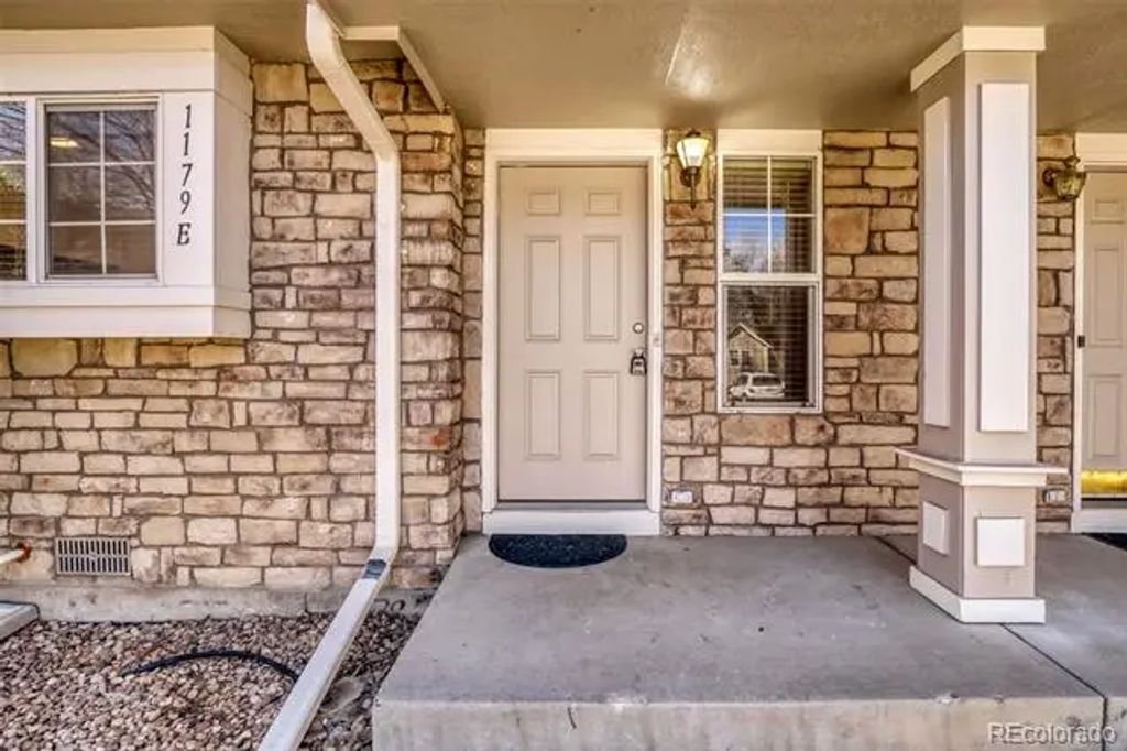 1179 S Waco Street E, Aurora