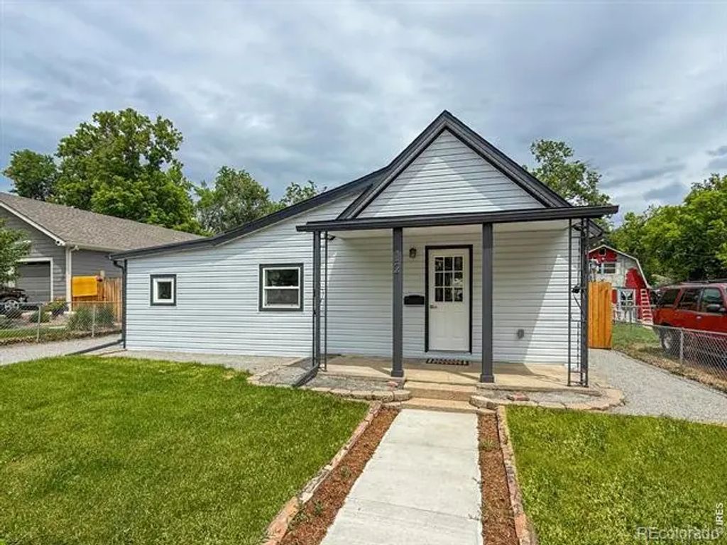 12 Marshall Place, Longmont