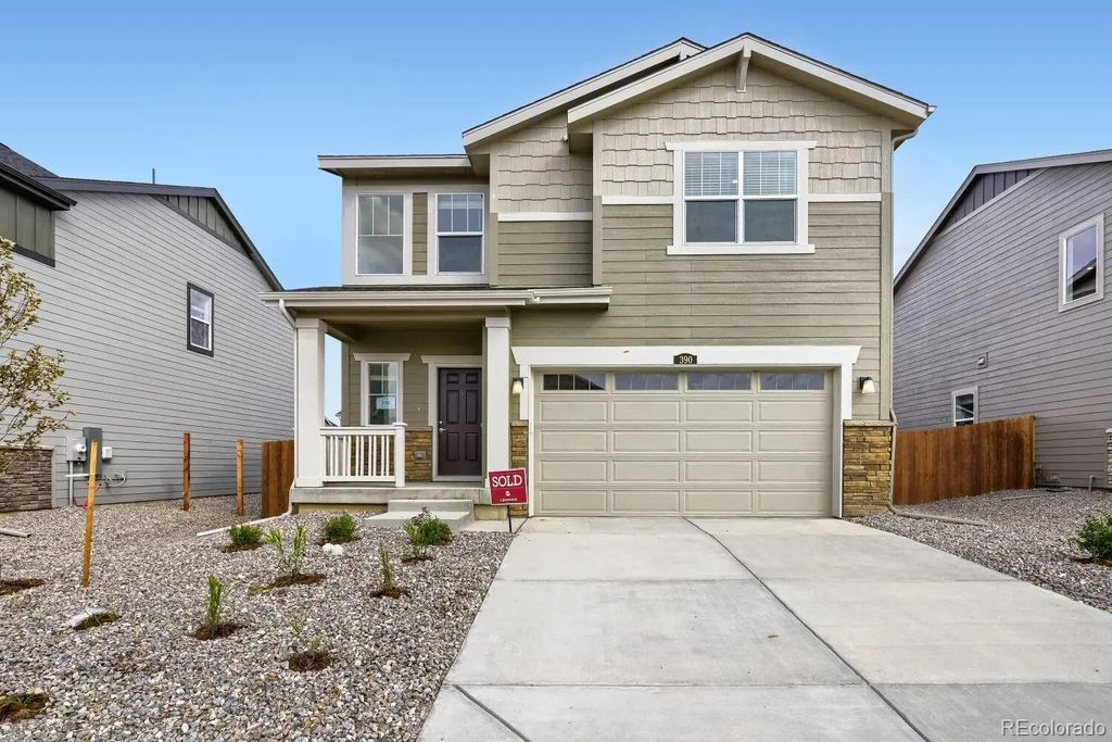 390 Blossom Street, Bennett