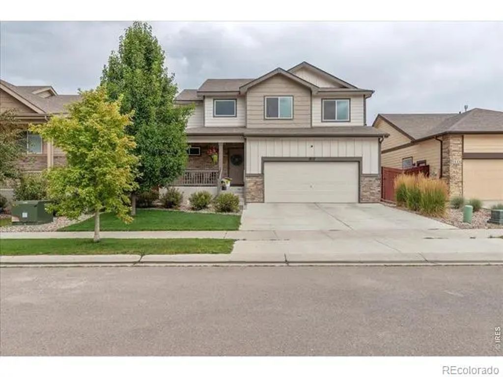 1827 Abundance Drive, Windsor