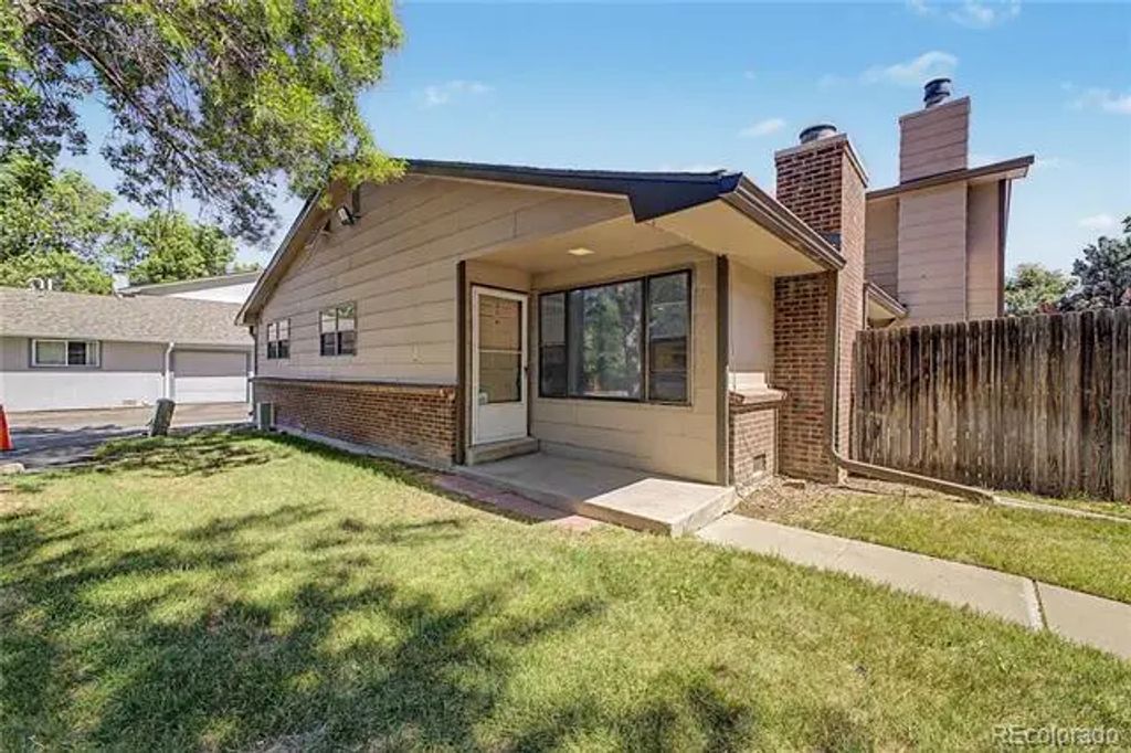 21 Newark Street D, Aurora