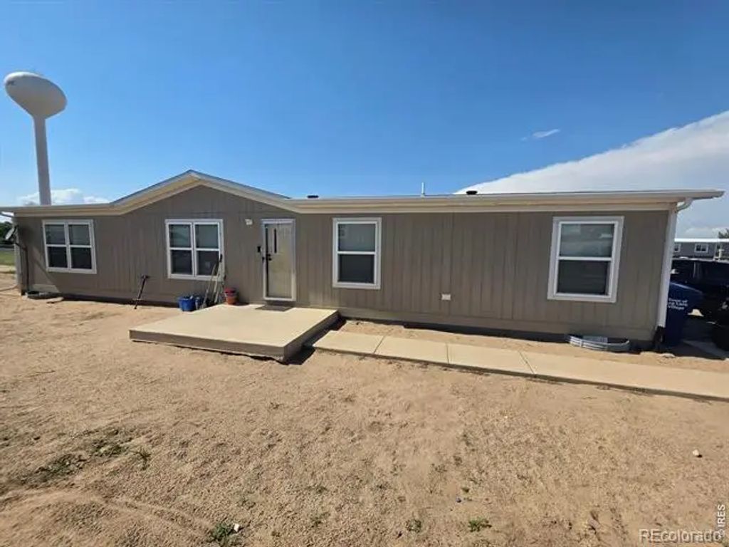 209 Larch Drive, Log Lane Village