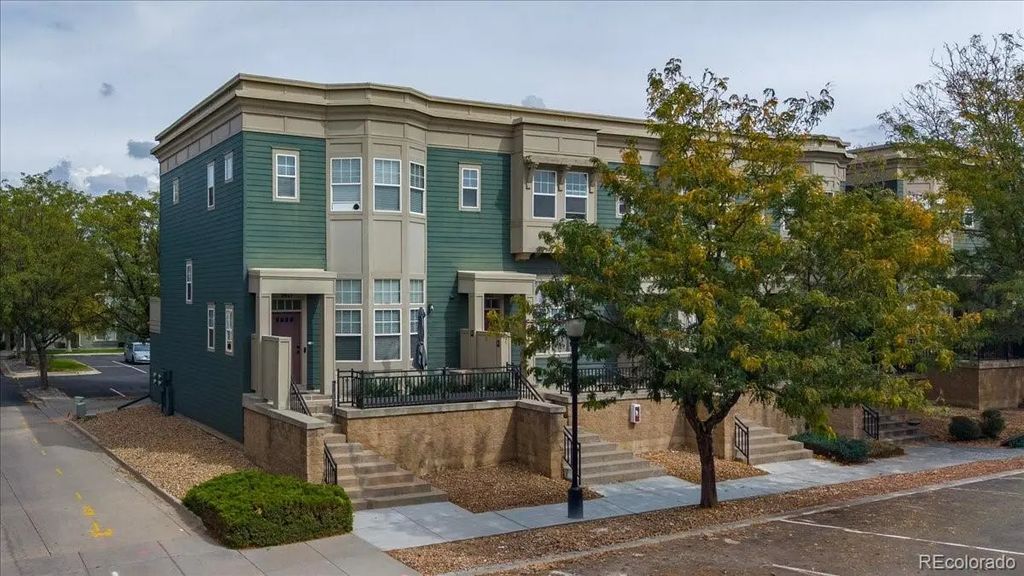 9477 Longs Peak Drive, Commerce City