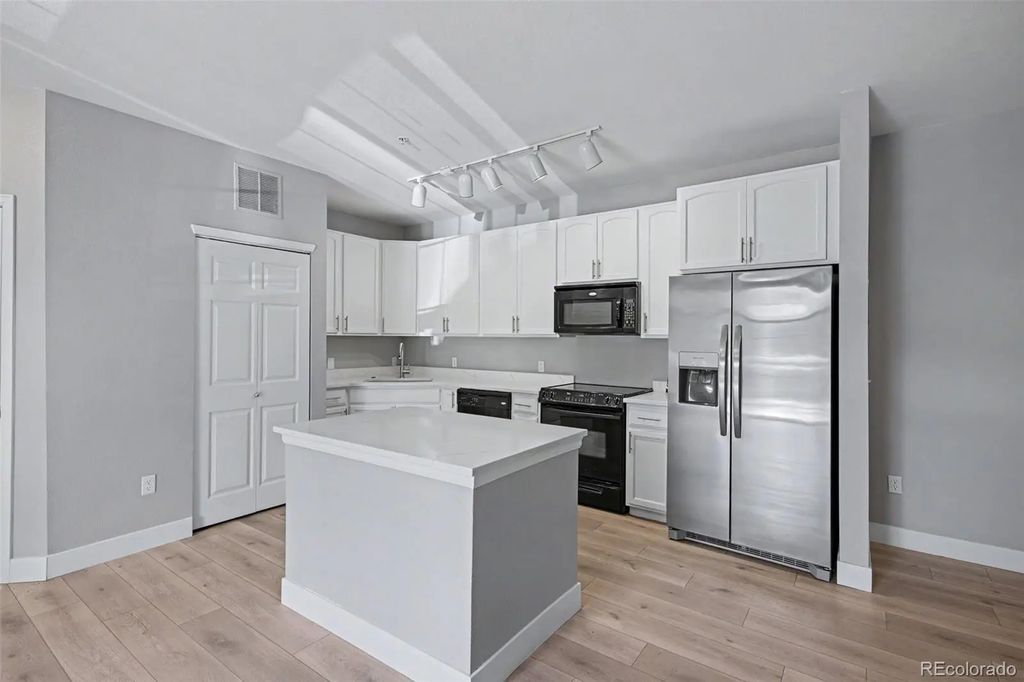 3890 S Dayton Street 103, Aurora