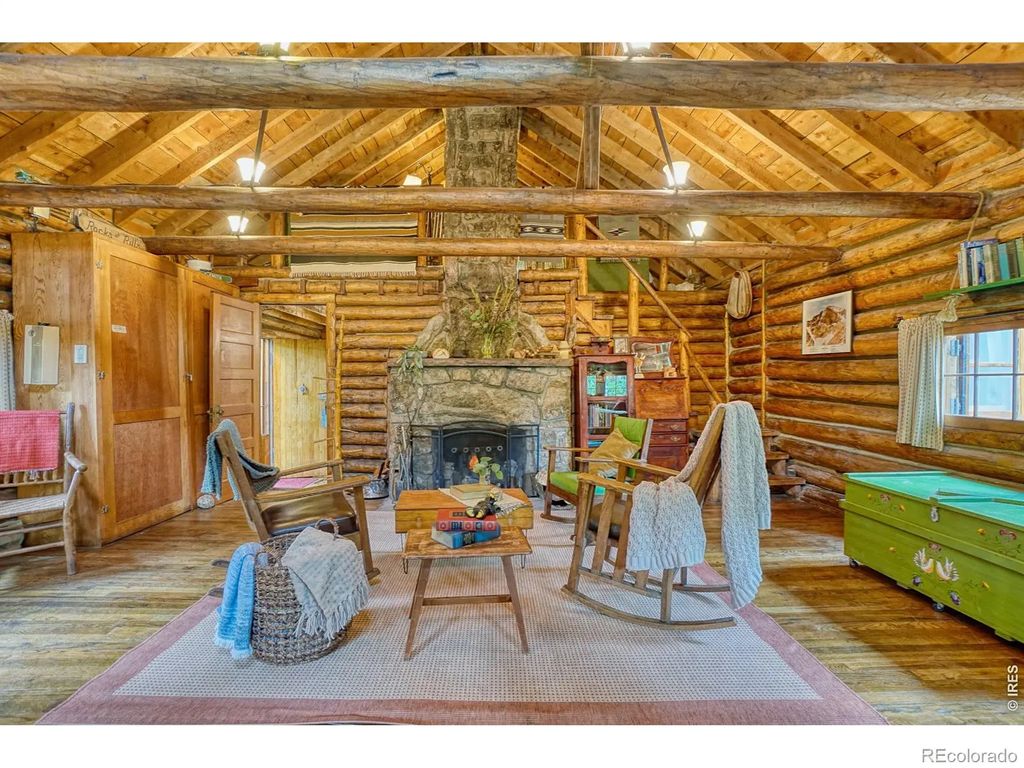 3356 Riverside Drive, Lyons
