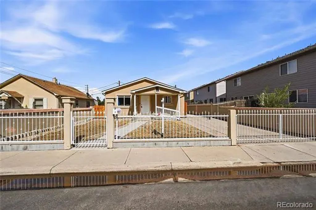 518 15th Avenue Court, Greeley