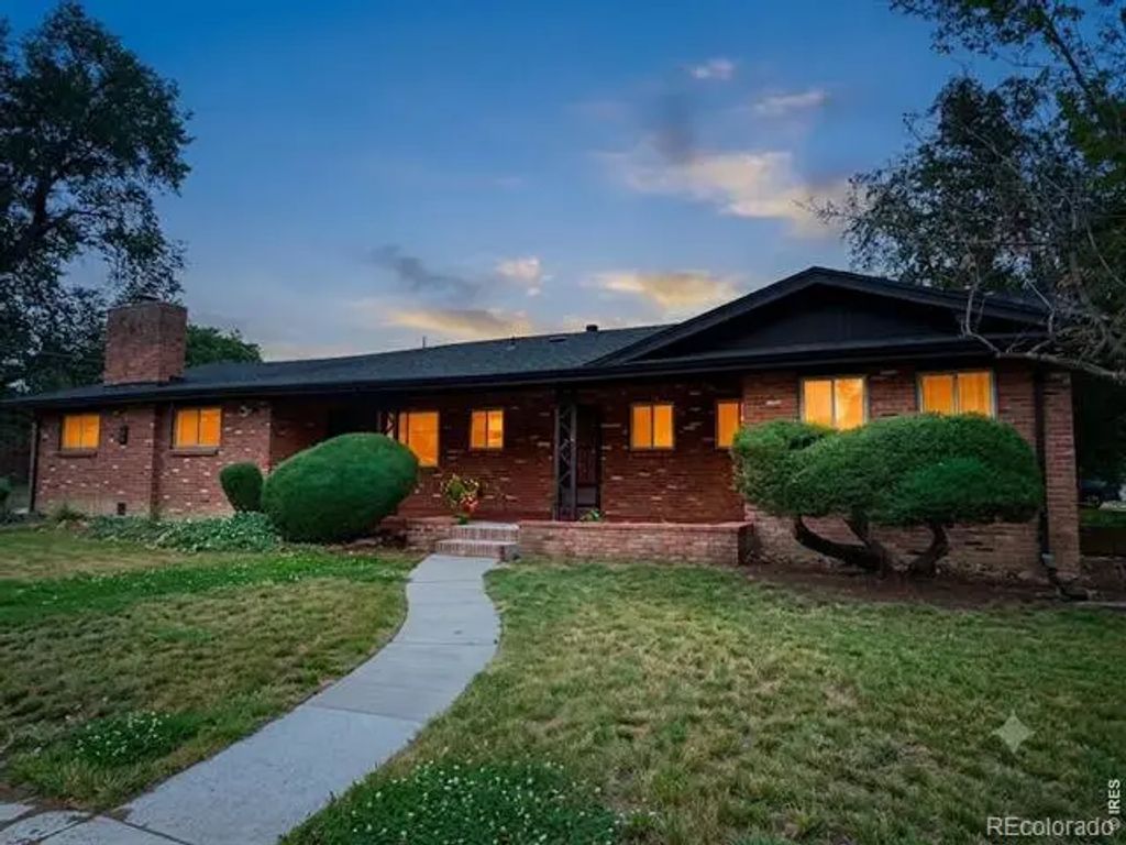 905 W 3rd Avenue, Broomfield