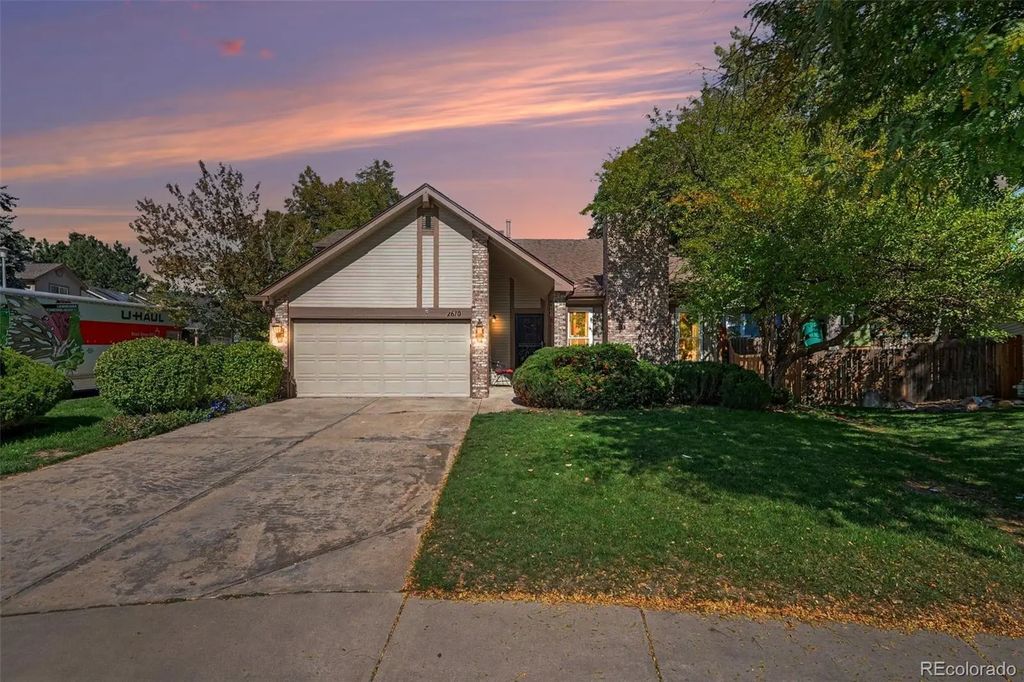 2610 S Oswego Street, Aurora