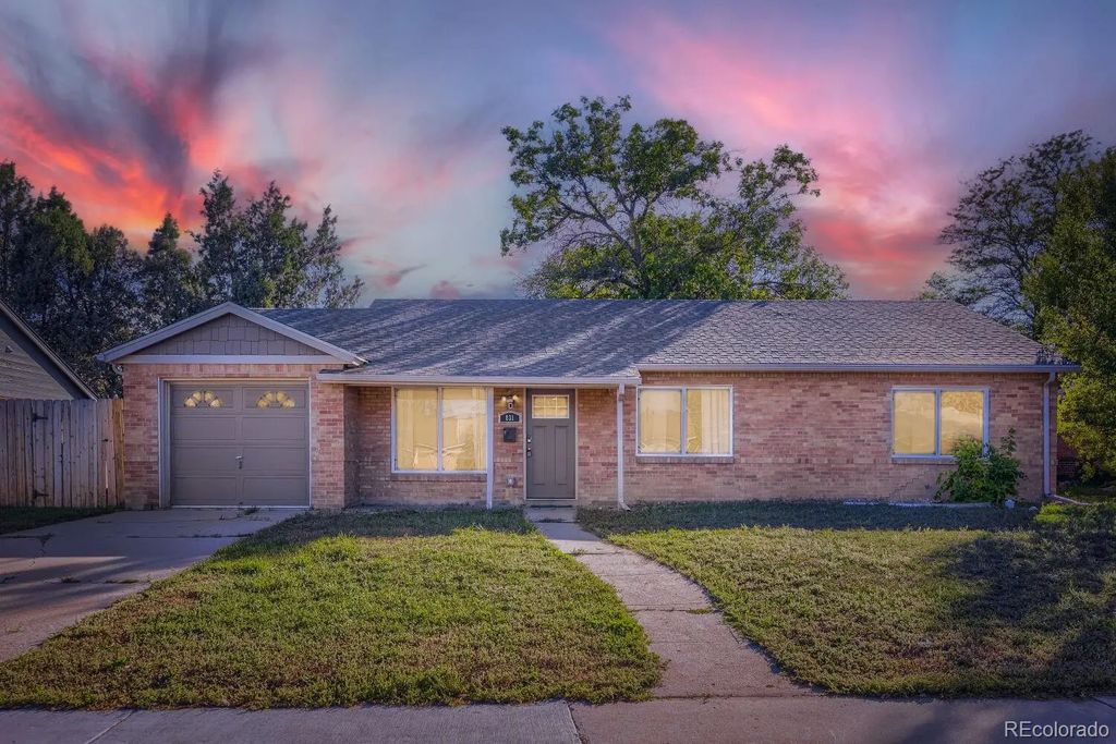831 Tucson Street, Aurora