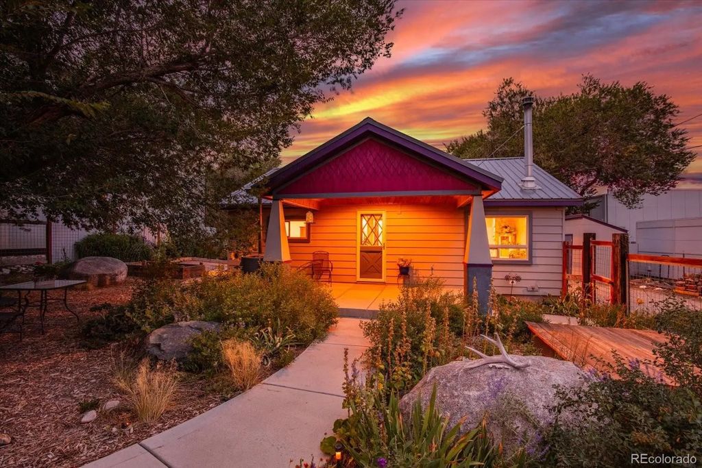745 Scott Street, Salida