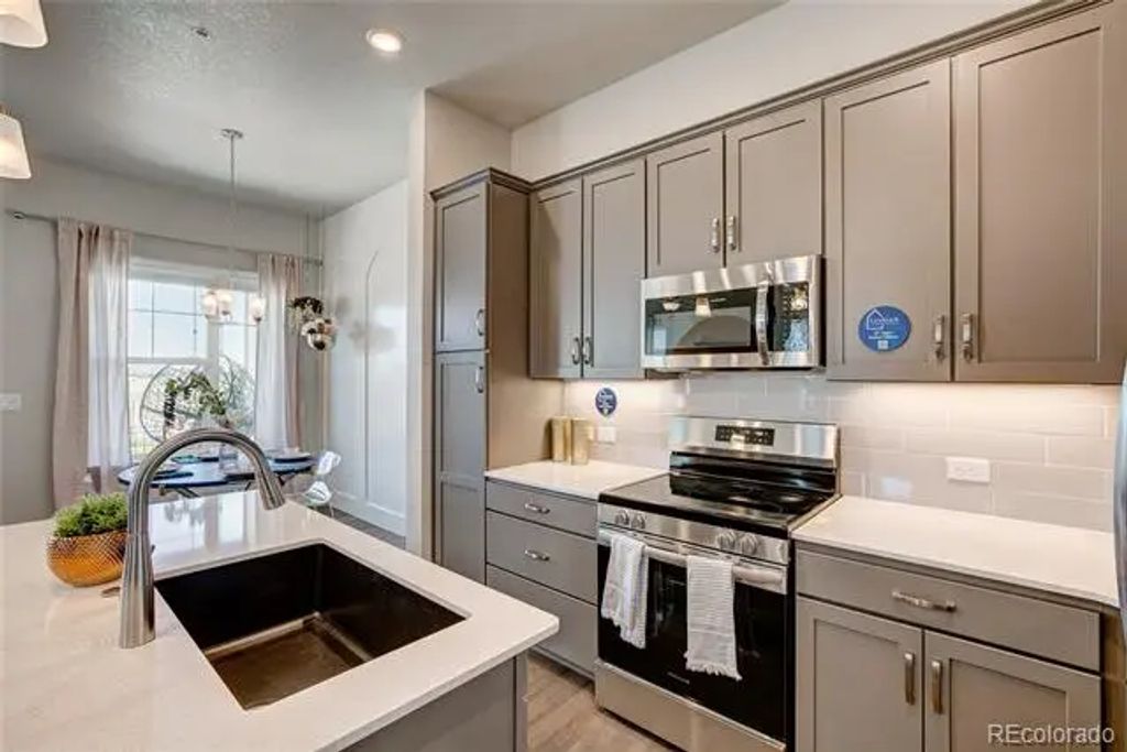420 High Point Drive 104, Longmont