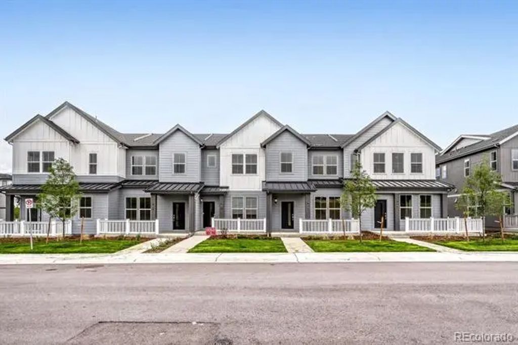 7667 S Mobile Way, Centennial