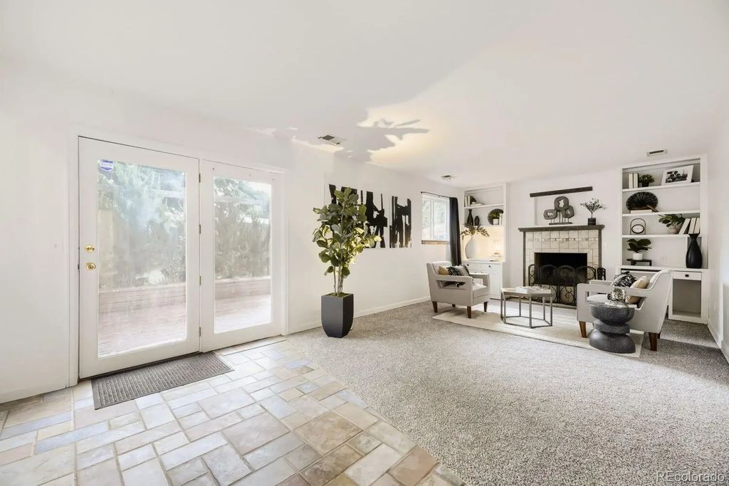 554 S Kittredge Way, Aurora