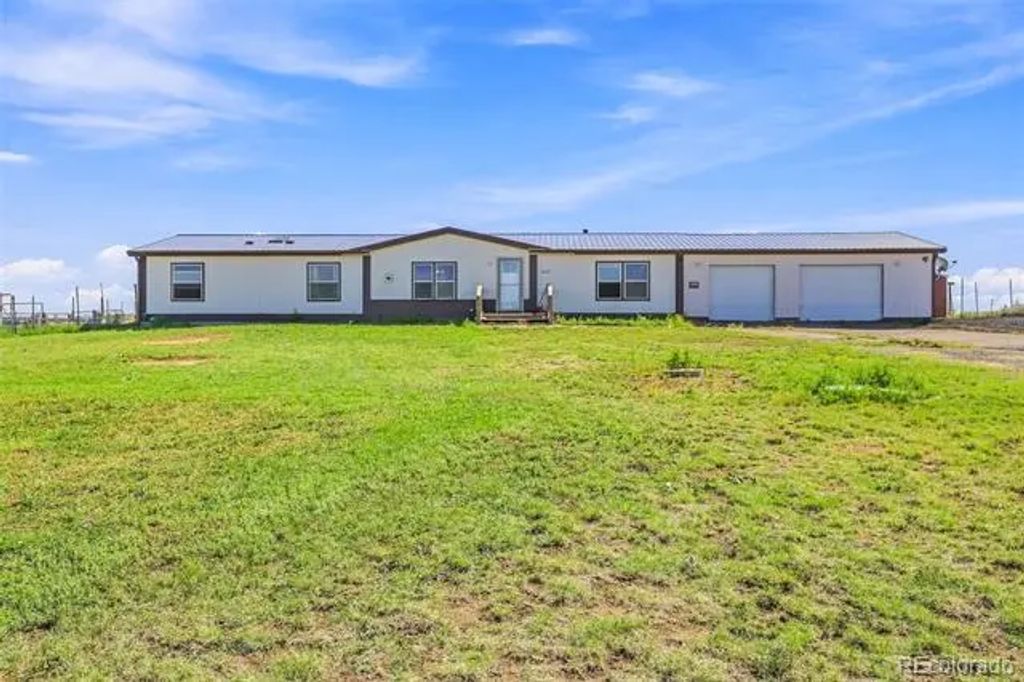 2670 S County Road 193, Byers