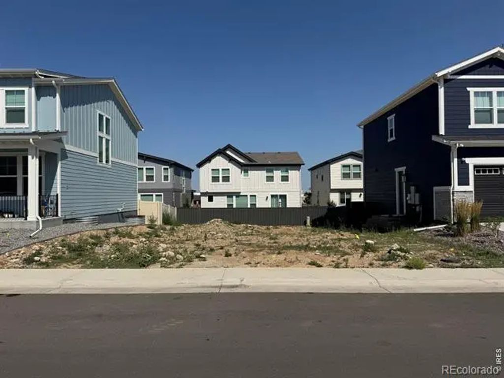 336 Fox Lane, Superior