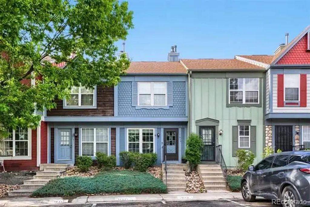 11913 E Kepner Drive, Aurora