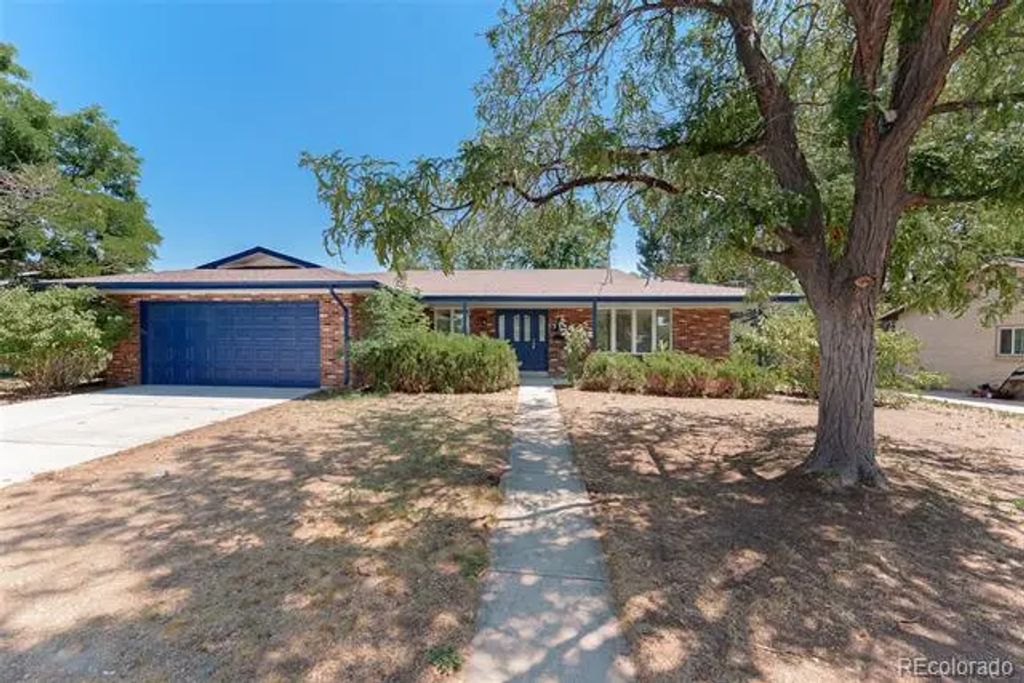 334 S 21st Avenue, Brighton