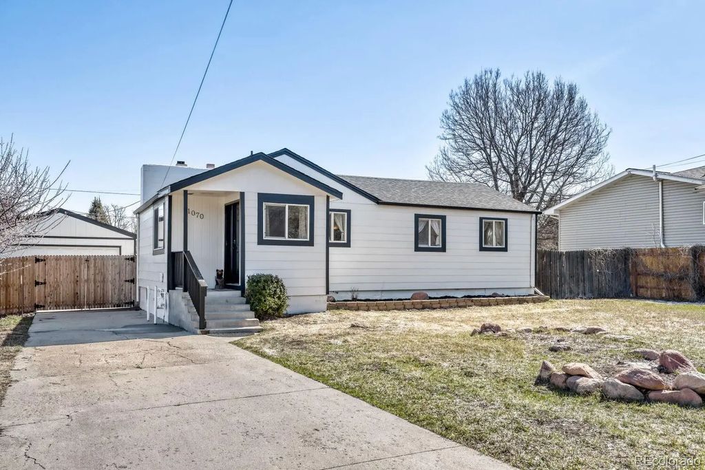 1070 Urban Street, Lakewood