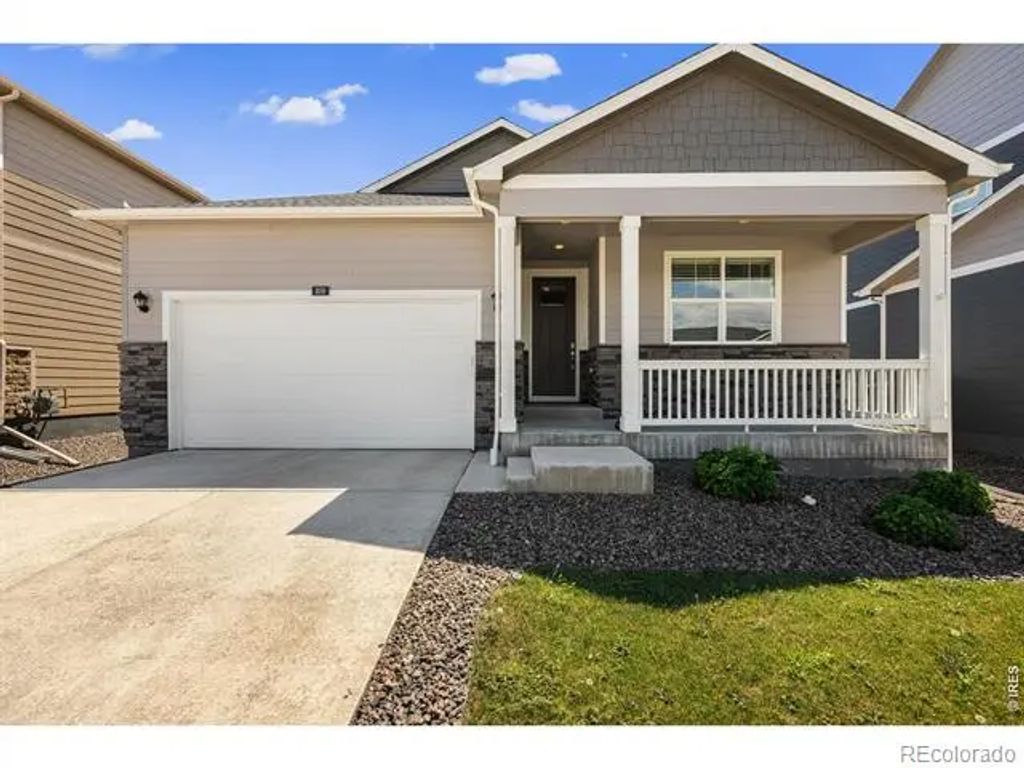 809 Elias Tarn Drive, Severance