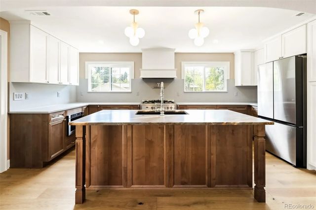 6001 E Cedar Avenue, Denver